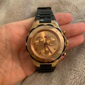 ** update- Has a new battery Michele Jelly Bean